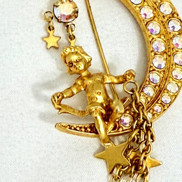 Vintage Kirk's Folly Crescent Moon Brooch With Cherub & Dangling Stars - Picture 2 of 8